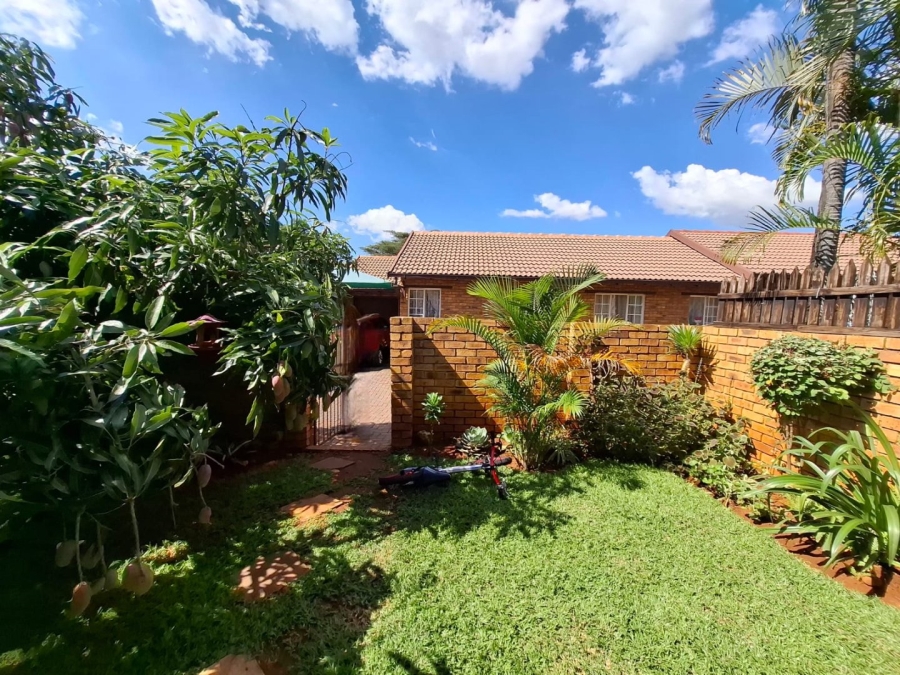 2 Bedroom Property for Sale in Safari Gardens North West